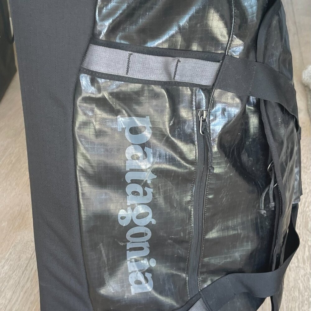 Patagonia Black Hole Wheeled Duffel 70L - 1st Gen (Style 49382) - Picture 4 of 8